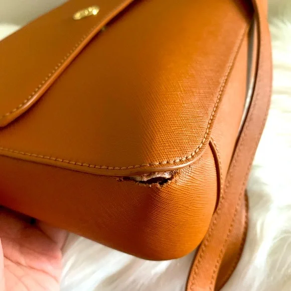 Tory Burch Robinson Crossbody Purse - Picture 7 of 7